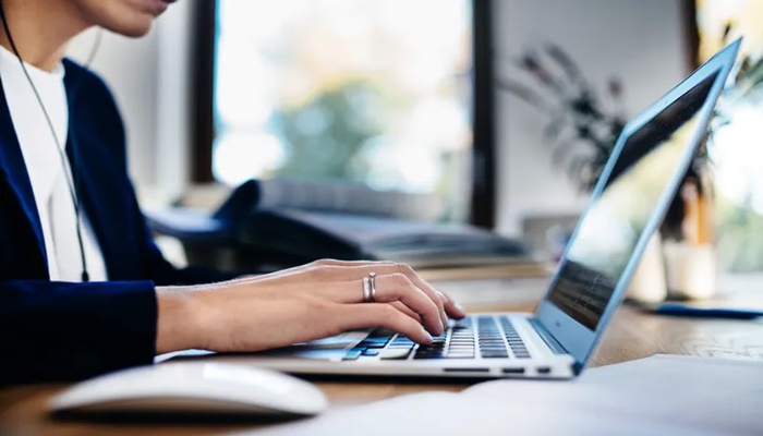 Techie admits to faking work for a month. Just before getting fired, AI saved him