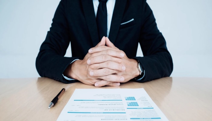 Techie wants to fake his experience in job interview; netizens say 'own it' to his post