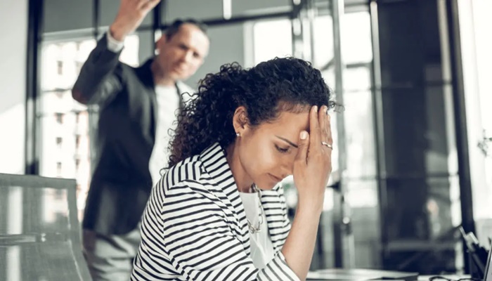 ‘Sometimes I Think My Boss Is…’: Employee’s Workplace Rant Meant for Friend Lands in Office Group Chat; Sparks Chaos