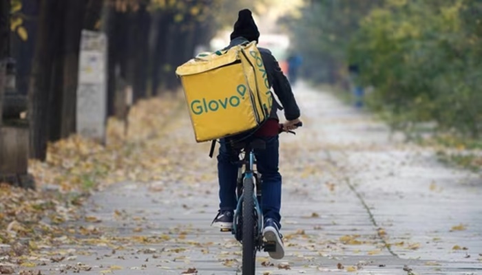 Unable to find job, Oxford University graduate now works as delivery driver in Singapore