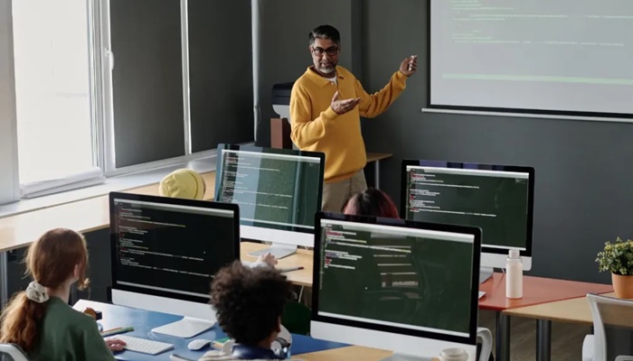 Is computer science still a relevant stream? Students weary as US tech layoffs surge
