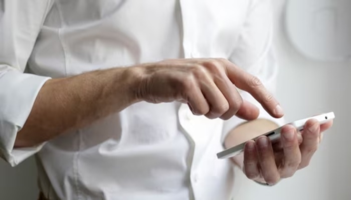‘Reply in good manner’: Indian boss scolds sick employee for not calling him ‘sir’