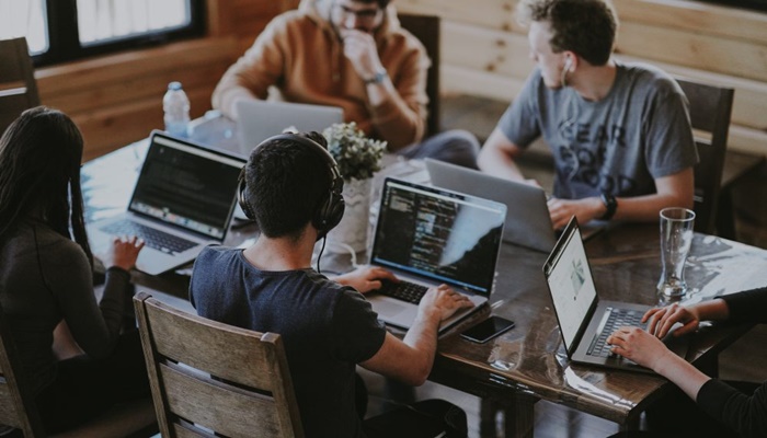 “Insane damage and a macroeconomic drama”: How AI and outsourcing are killing junior jobs