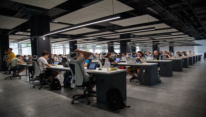 Jobs Requiring AI Skills Offer 28% Higher Salaries, Reveals Study