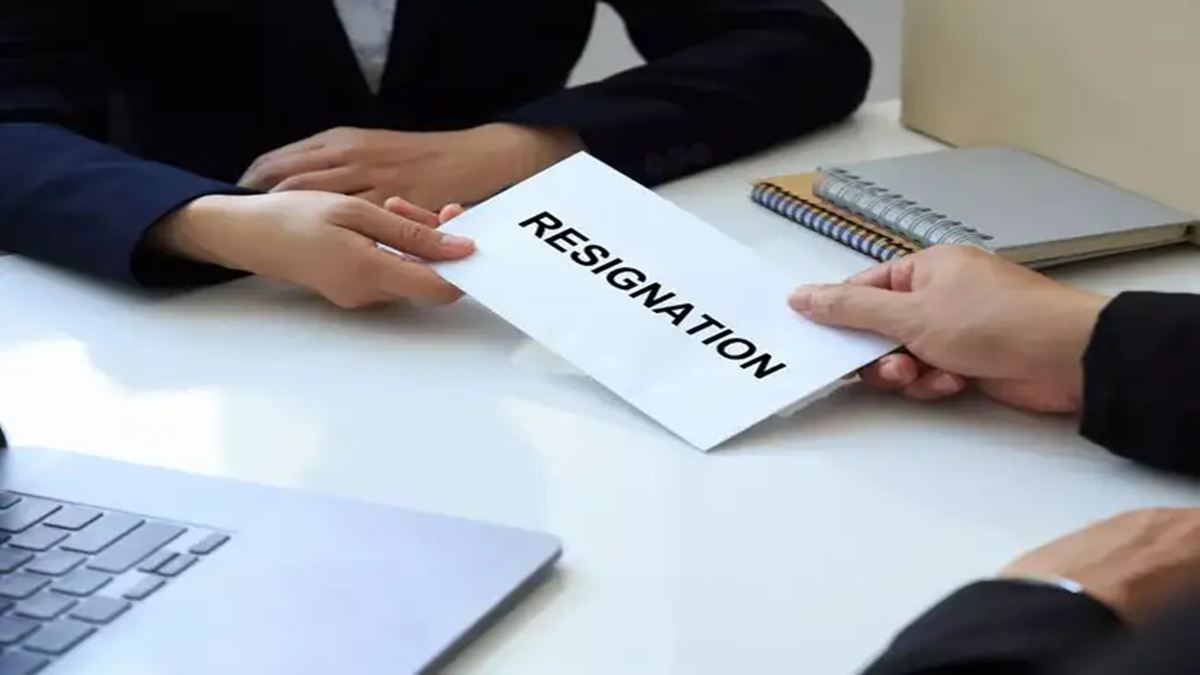 Accused of faking illness, employee sends resignation with medical report. CEO now wants to undo damage