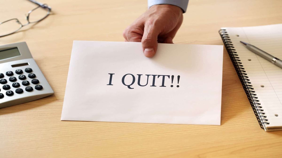 Called 'Lazy' And 'Replaceable', Employee Quits Mid-Shift; Handwritten Note Goes Viral