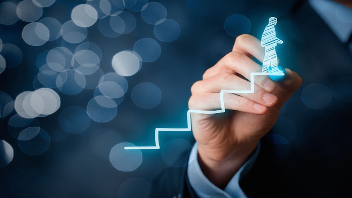 8 Common Traits of Successful Employees in Any Organization
