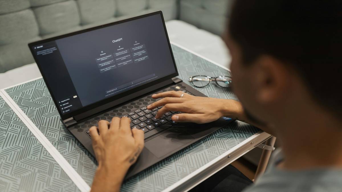 How to Protect Business Data When Employees Work Remotely 