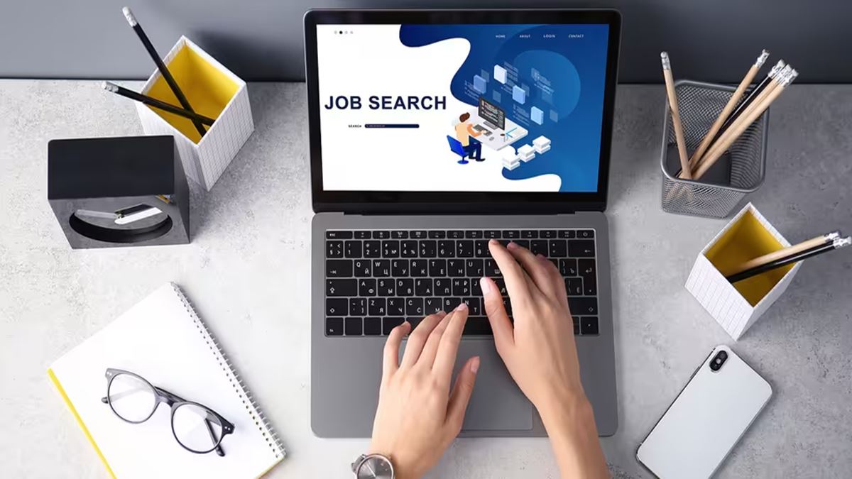 Why waste months on a job search? Al just made landing jobs 10x easier and faster!