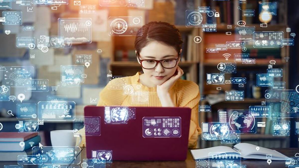 AI & ML Jobs Soar 54% in August 2025 — Startups & Non-IT Drive Demand