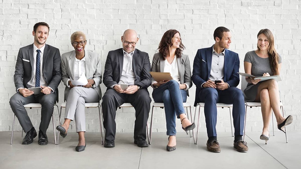 Employment experts share tips for navigating tough job market