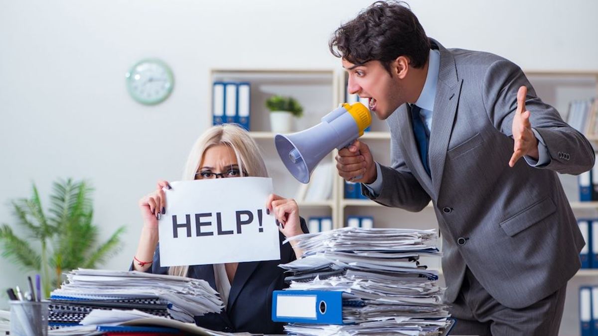 Boss cuts overtime, then begs employee to stay when chaos erupts