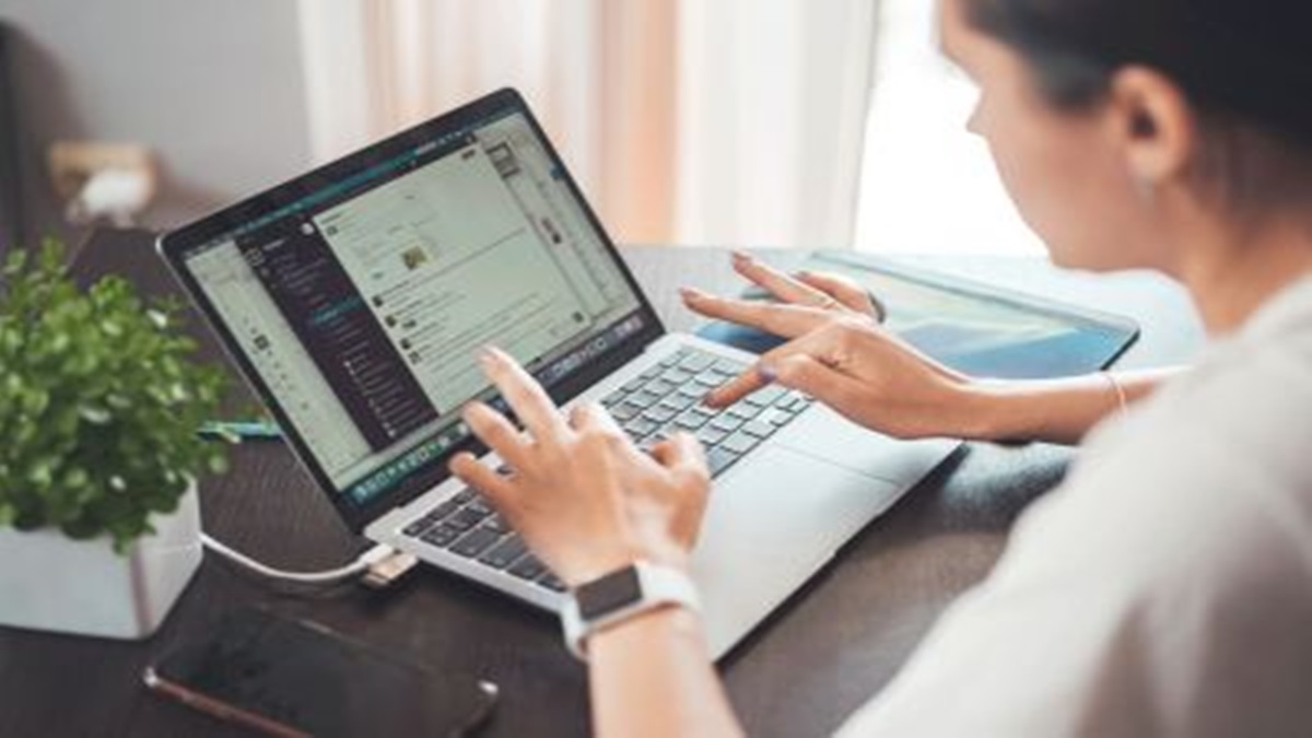 "996 Work Schedule" Spreads Over Remote Work: "Don't Apply If You Can't Handle 70-Hour Weeks"