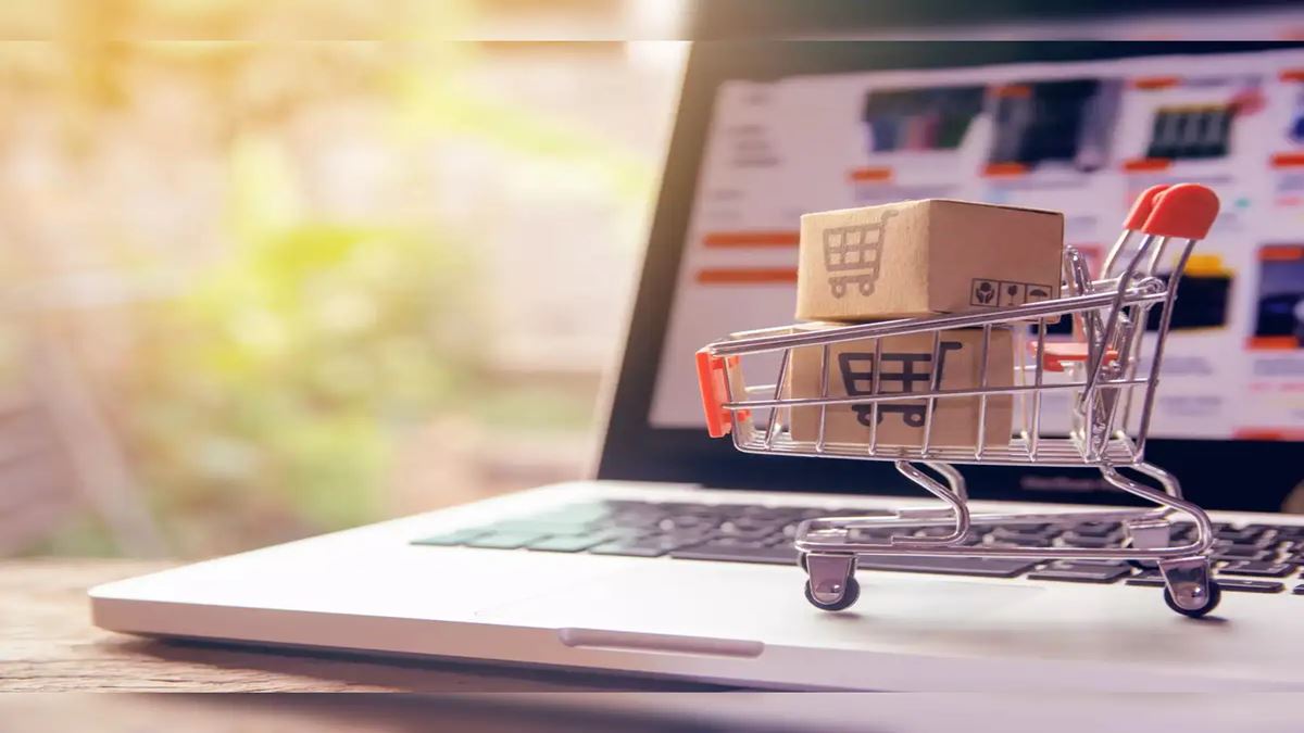 Woman's online shopping at work not sackable offence, judge rules
