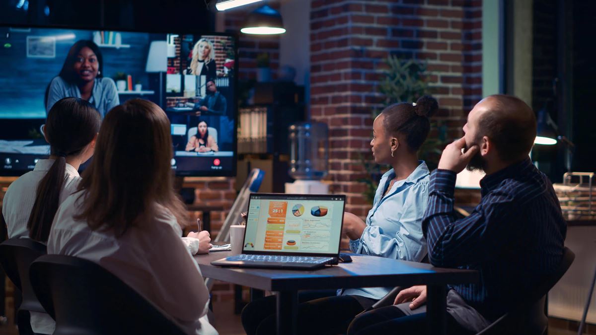 How Layoffs Affect Those Who Stay: The Impact In The Modern Workplace