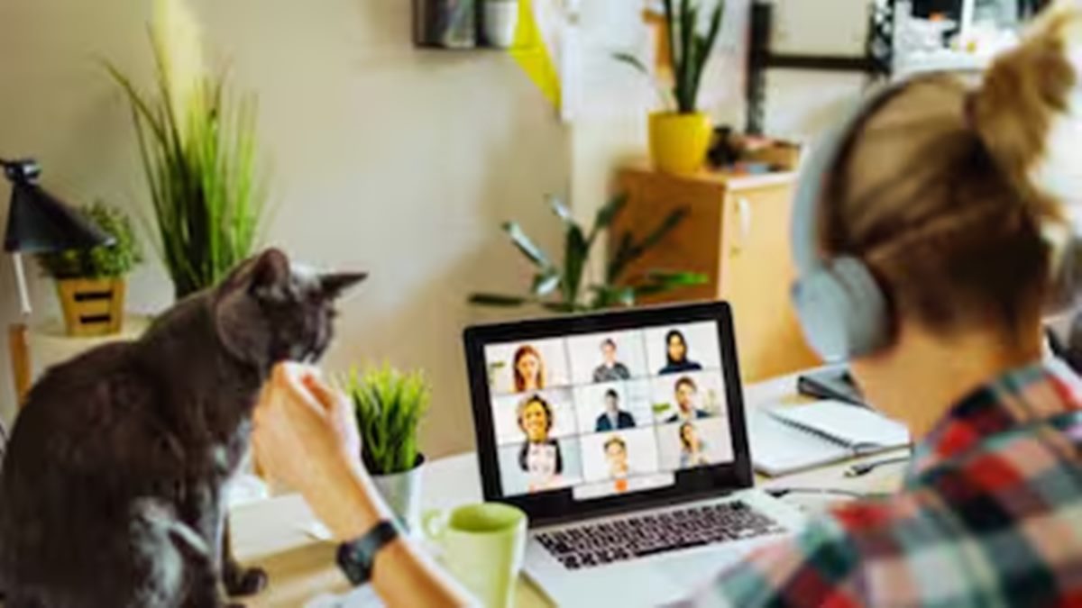 What Is 'Microshifting' And Why Employees Are Breaking Free From The 9-5 Grind?