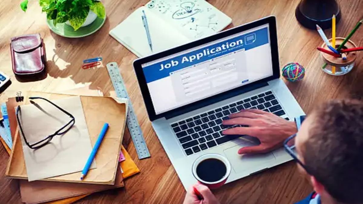 Desk jobs vs Field jobs: It's a never-ending debate as people can’t agree on the ideal work life