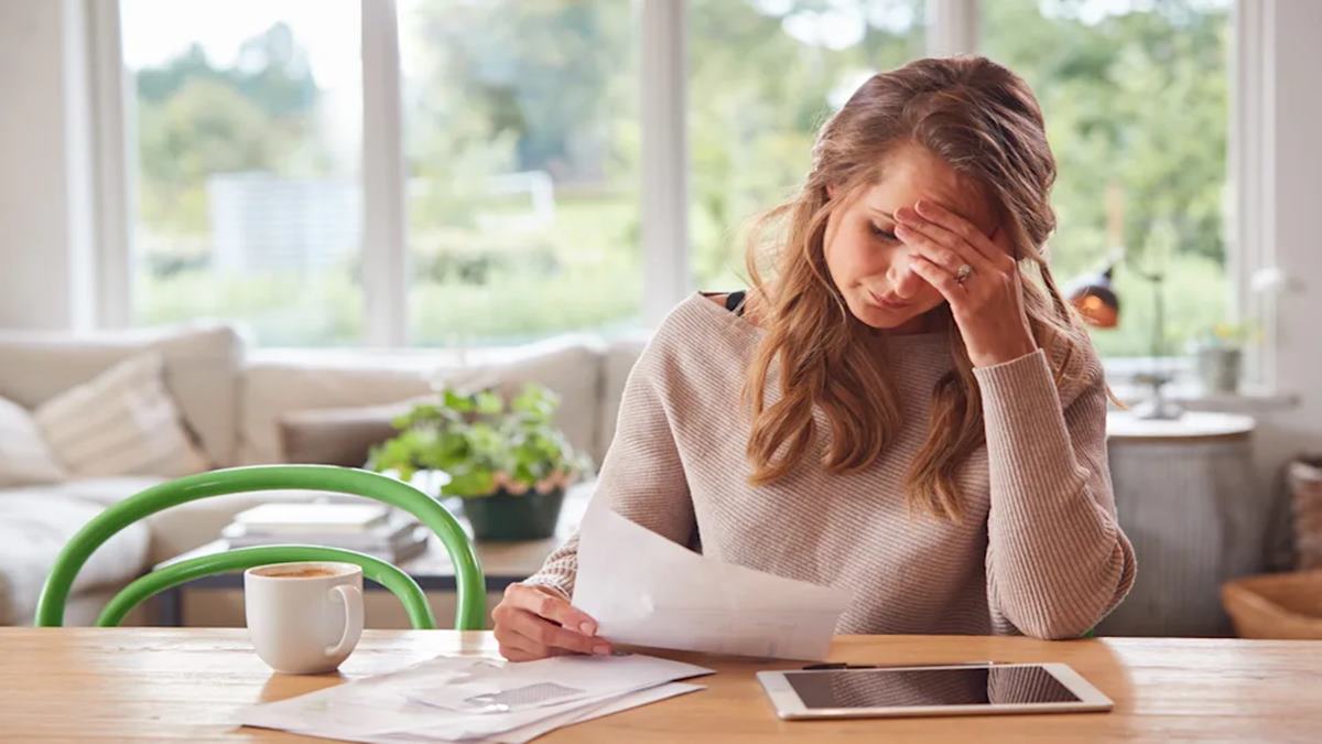 How to financially survive a job furlough during a government shutdown