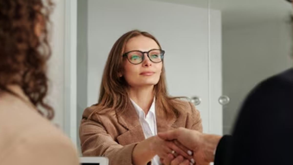 Woman claims company rejected internship experience, offered lower pay after 5 interviews