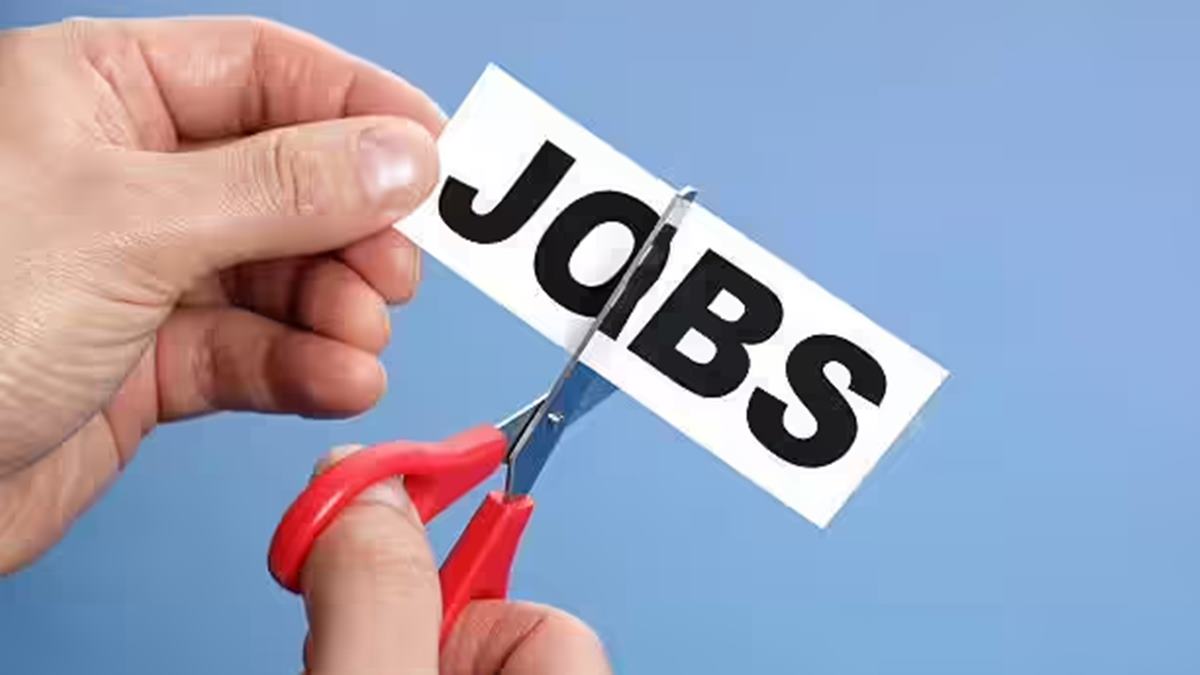 Singapore job market stable, but high-value sectors shed 20,000 roles