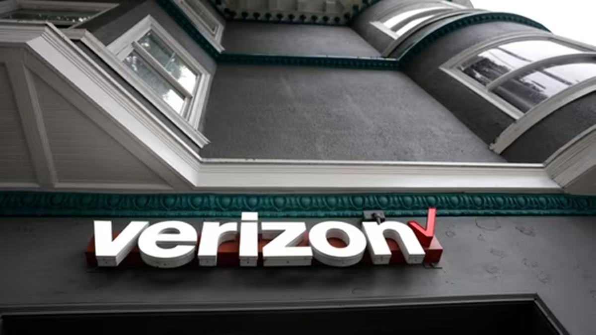 Man laid off from Verizon cried, questioned himself after losing job right before holiday season