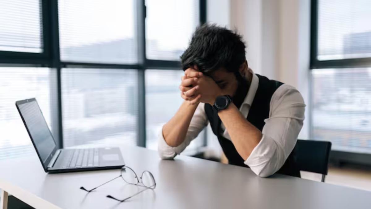 ‘I cannot leave, I cannot stay’: Employee speaks out on office politics after shift