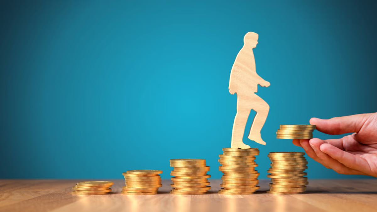 Businesses hiring again but bracing for cost pressures this Christmas