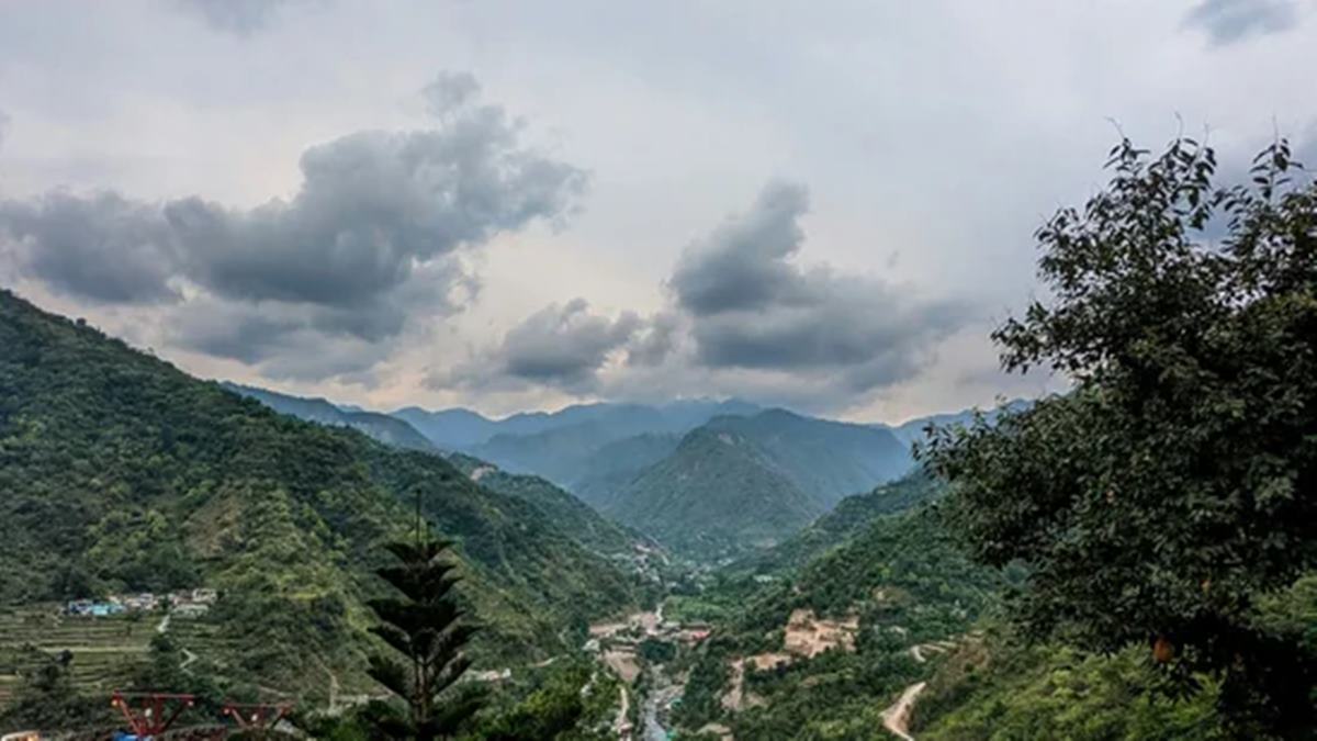 Boss accuses Indian employee of abusing WFH policy, blasts him for going on staycation in Dehradun