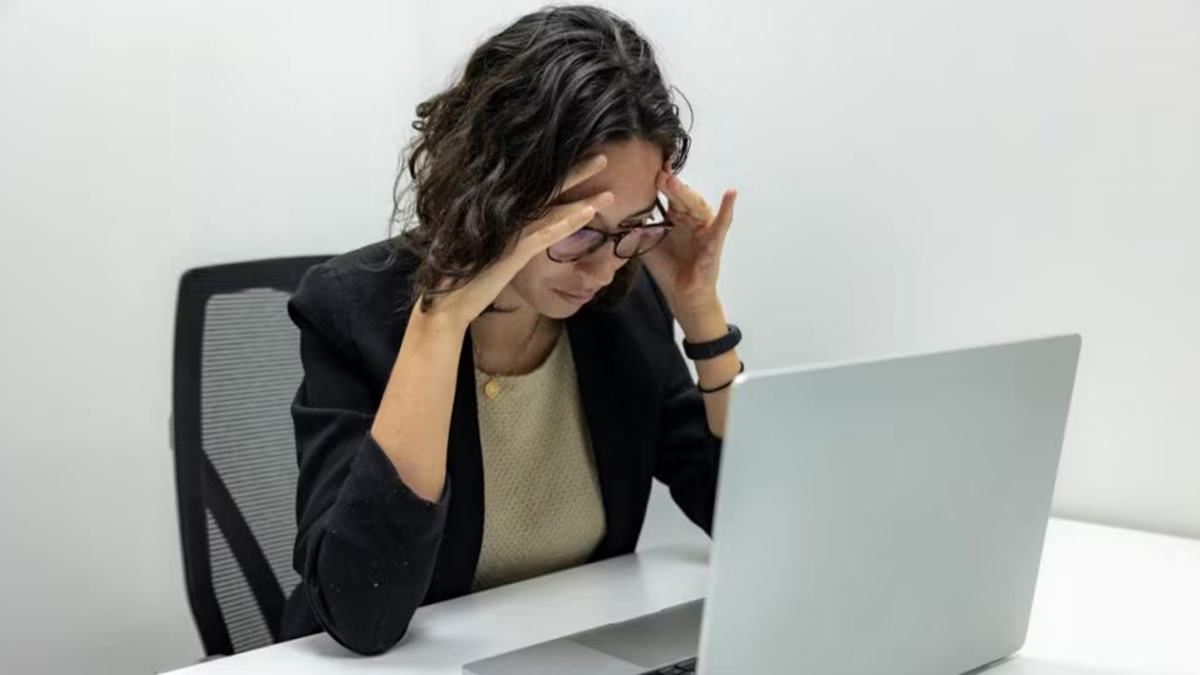 Joined an MNC, burnt out in 3 months: Employee says colleagues ignore boundaries, call nonstop