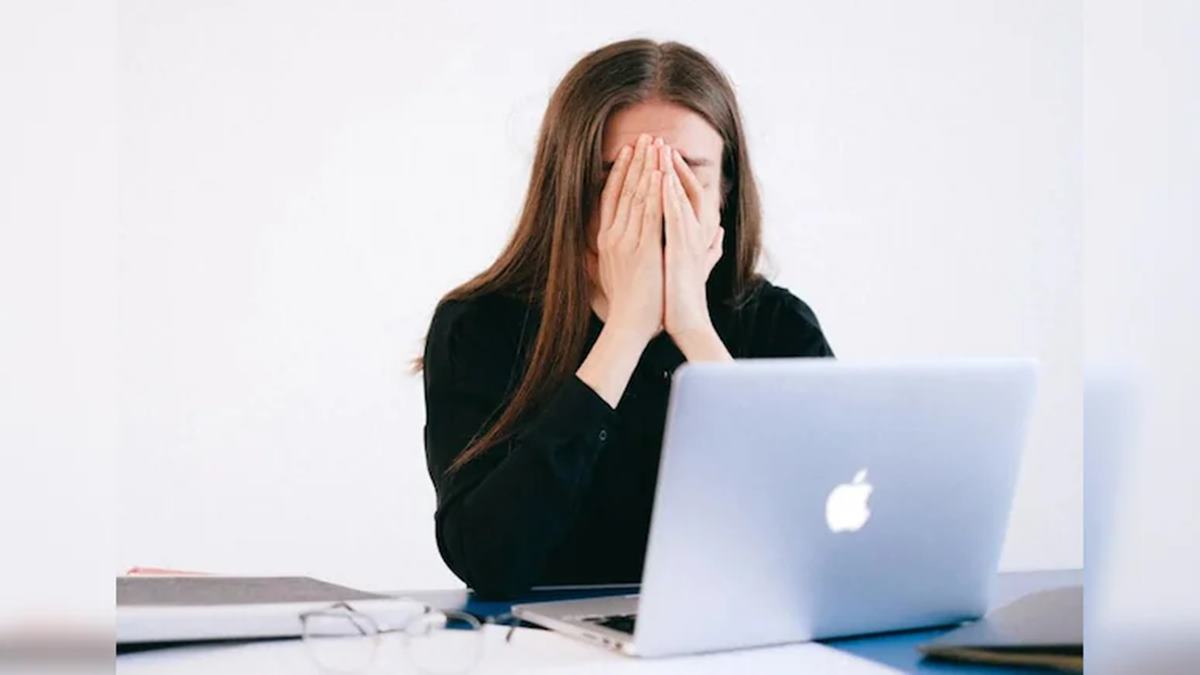 Spanish Woman Fired For Routinely Arriving 40 Minutes Early To Office, Boss Cites "Ignoring Instructions"