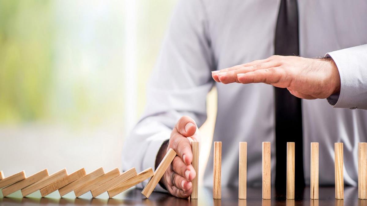 The Middle Manager’s Guide to Navigating Organisational Change: Bridging Strategy and Reality