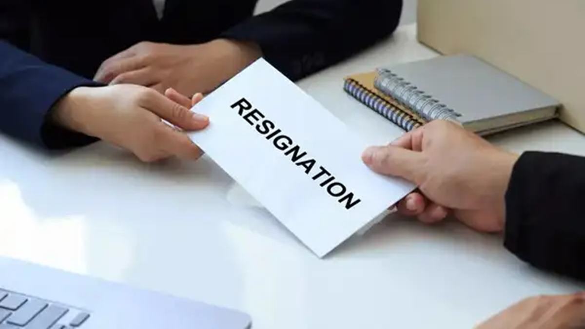 After resigning for higher salary, employee says boss 'blackmailed' him into staying. 'I wish I had recorded...'