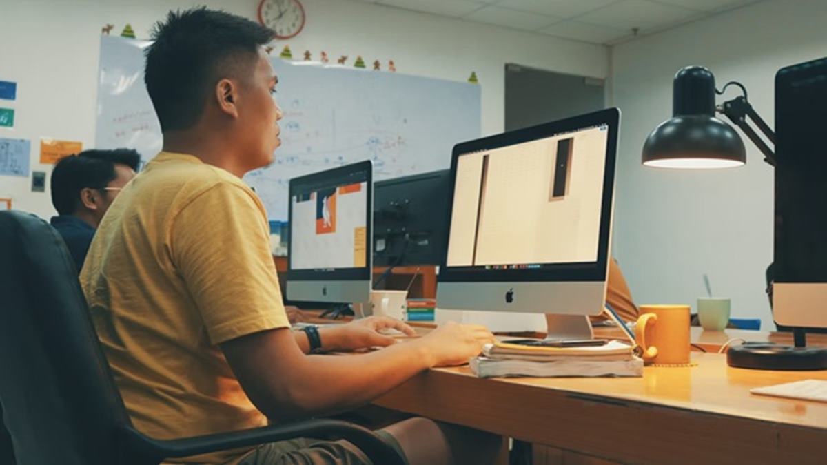 Team Lead Blocks Employee From Entering Office After He Takes One Unapproved Leave