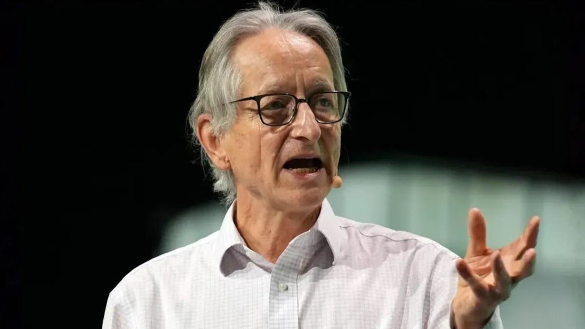 “We’re going to see AI get even better,” says Geoffrey Hinton, Godfather of AI, warning people that 2026 will likely see a 'jobless boom'
