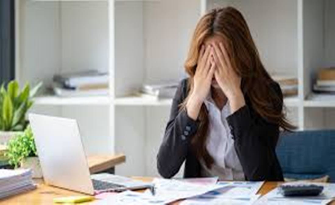 Financial Stress Is Showing Up at Work: How HR Can Respond