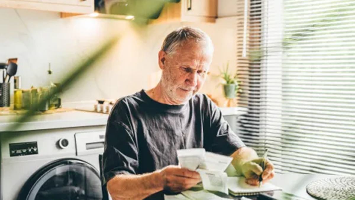 Top economist says latest jobs data shows a ‘jobless expansion’ with no historical precedent—and it’s ‘gut-wrenching’ for the middle class