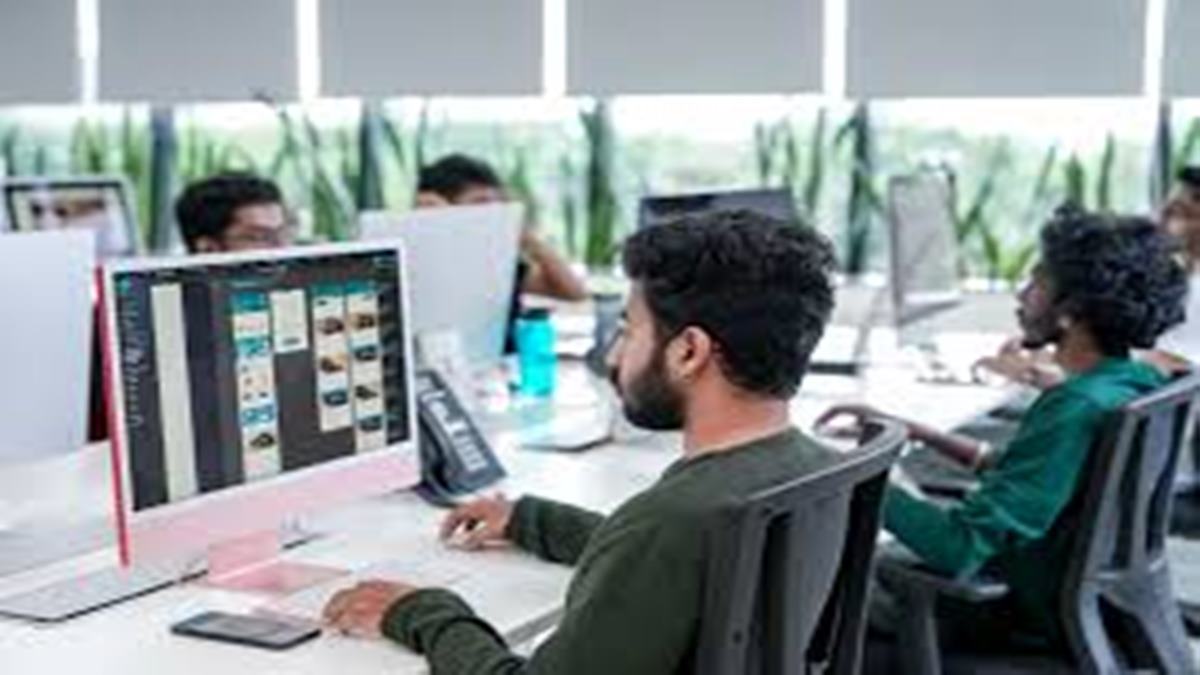 India IT Hiring Freeze: Jobs Boom Ends, AI Skills Now Rule