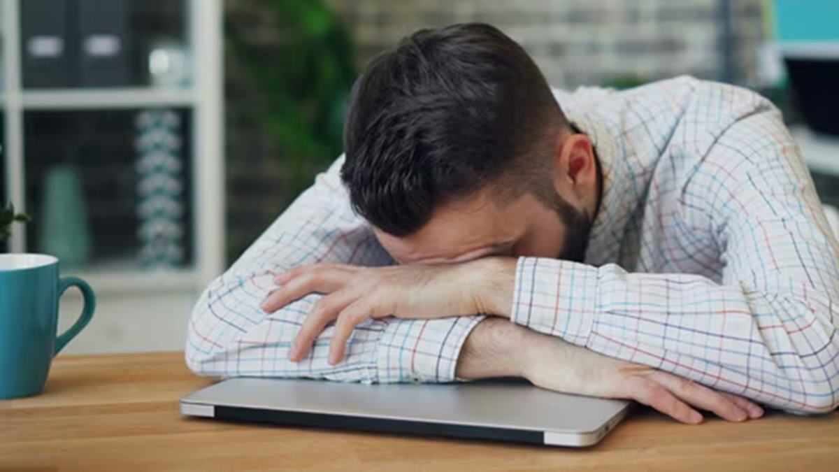 Employee resigns within a week over family emergency, HR demands notice period pay: ‘I am really stressed’