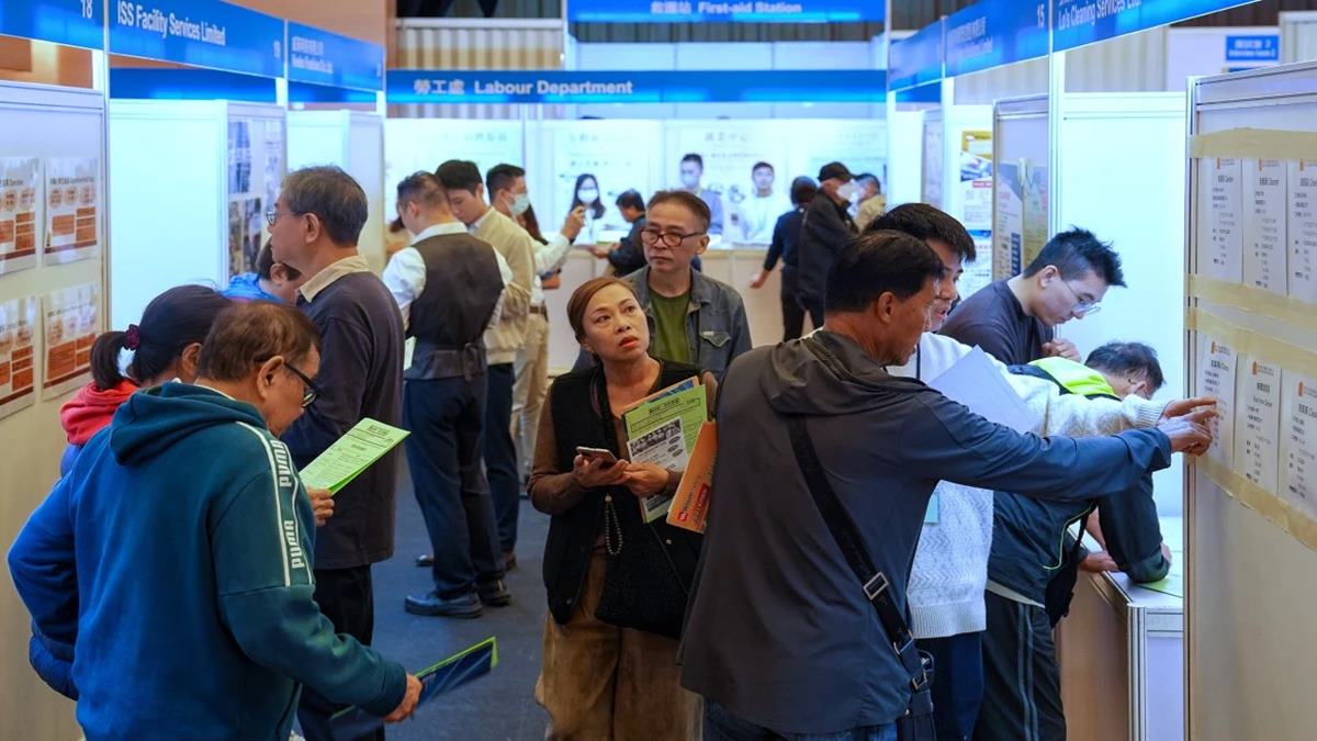 58% more applicants per job in Hong Kong in 2025 amid AI takeover of roles