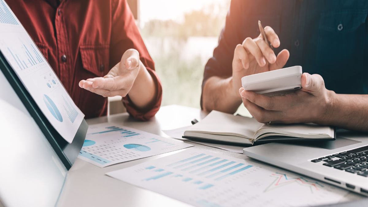 Employee discusses salary increase with co-worker, HR finds out and cuts the hike - Internet cries backstabbing