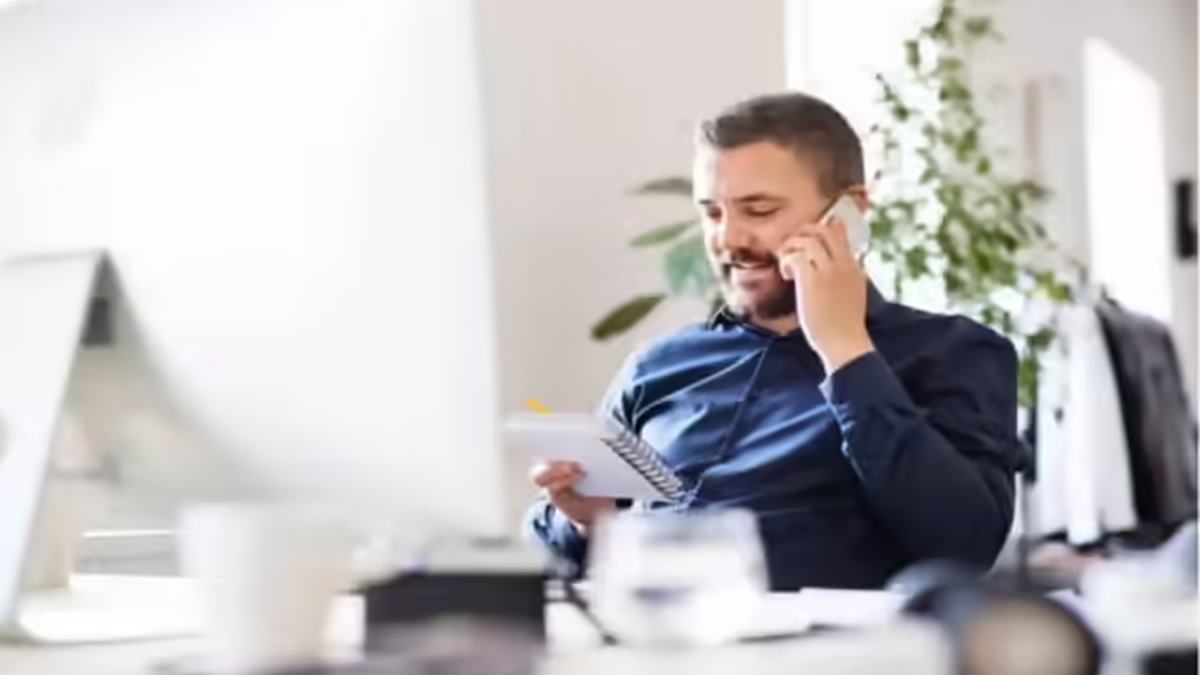 'Trapped on calls for 3 hours a day': Frustrated employee vents about boss from hell