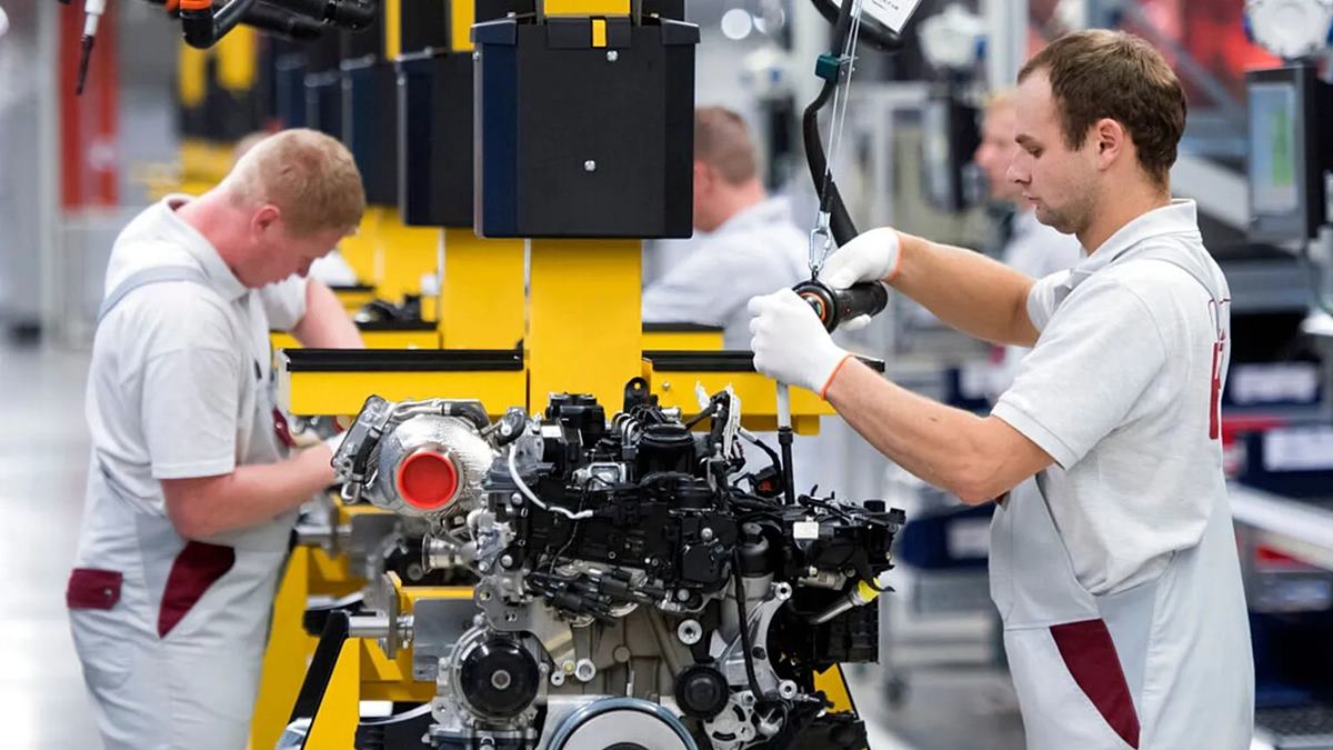 German auto industry in 'crisis' as investments, jobs move abroad, lobby says