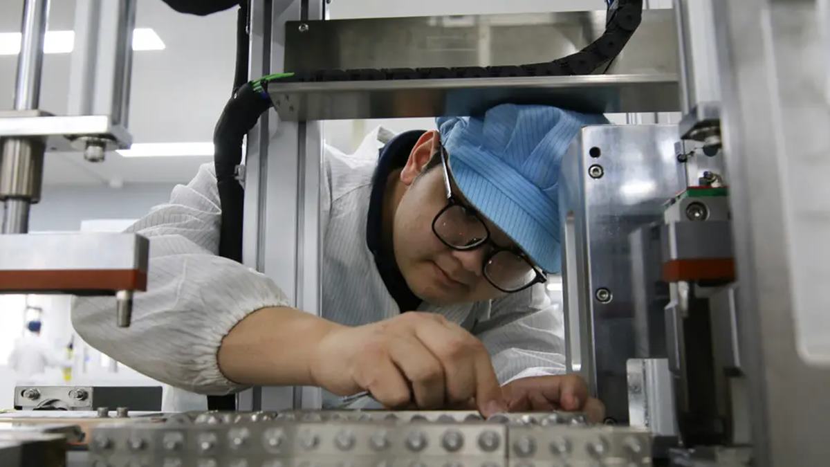 China's smartest students used to chase tech and finance jobs. Now, they're choosing manufacturing.