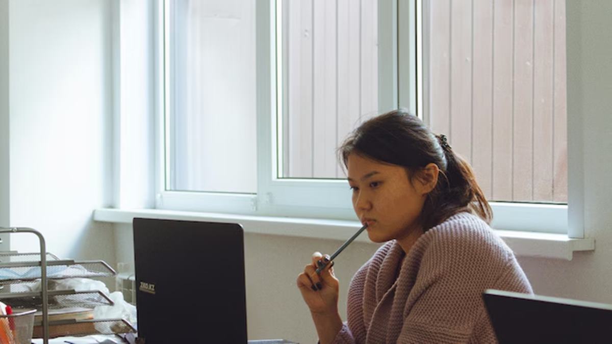 Why are employees quitting long hours instead of offices?