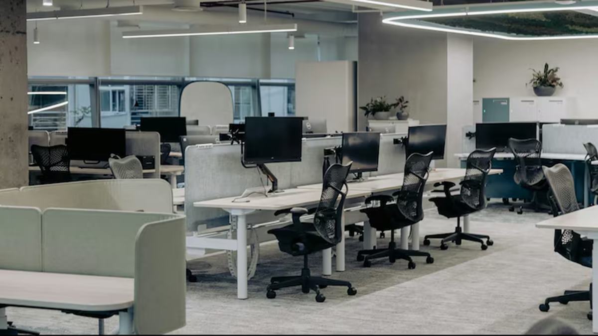 Empty Office At 4:30 pm: Indian Techie Highlights Sweden's Work Culture