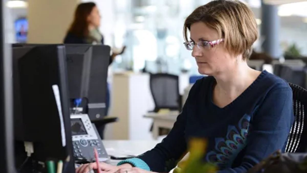 The rise of ‘social offloading’—when AI replaces your boss’s empathy