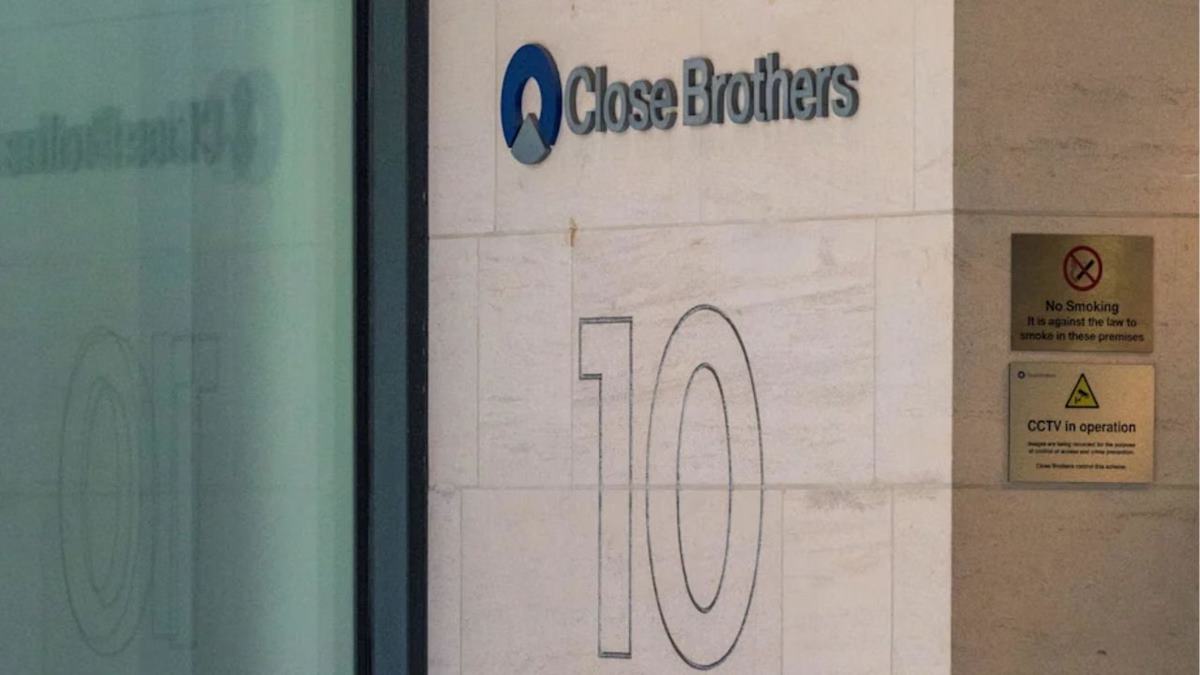 Close Brothers to cut 600 jobs amid £300m compensation hit