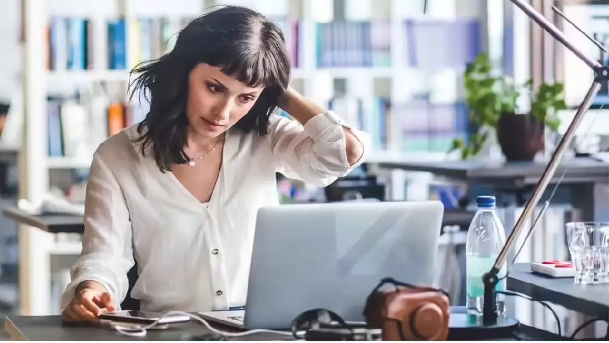 Hybrid job turns full office work, employee shares dilemma online