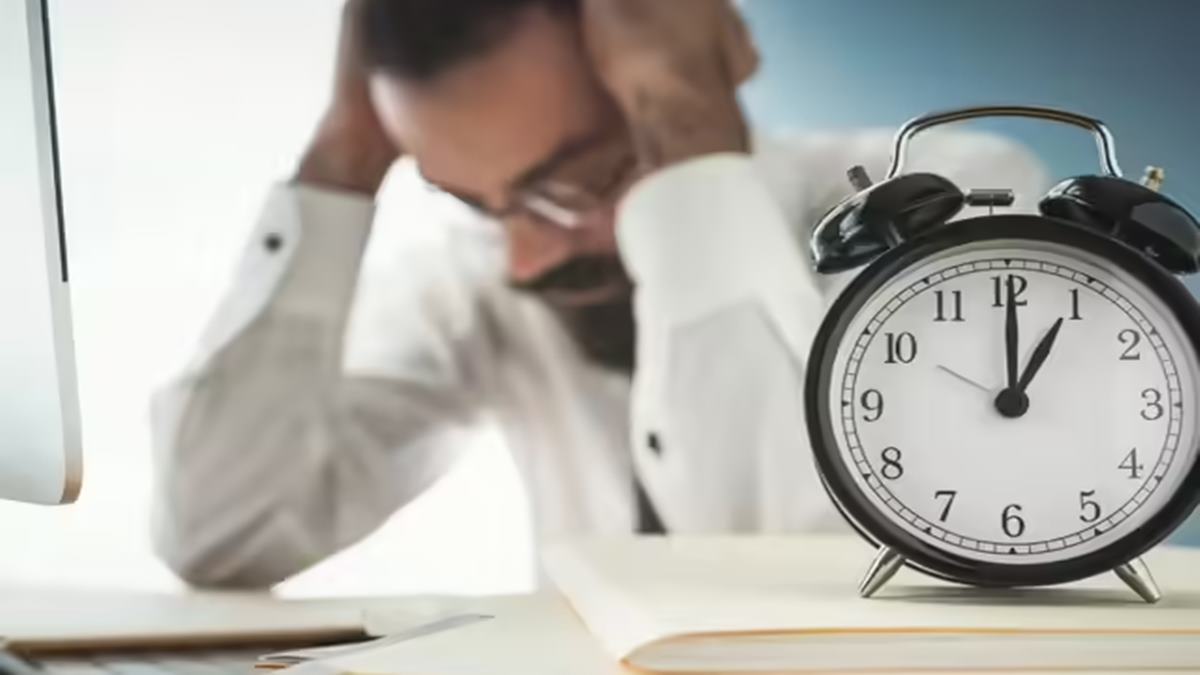 The 60-hour work week is destroying your career & social media is making it worse; learn how to fix it