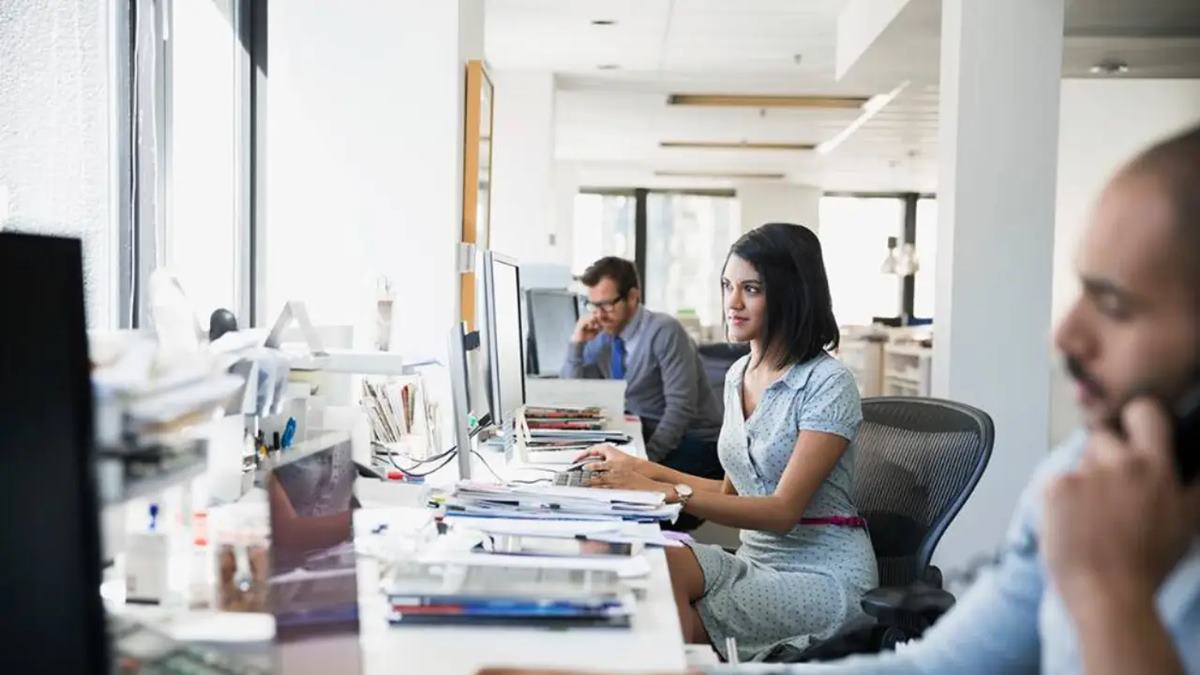 White Collar Jobs Disruption? Total Employees Hired By S&P Companies Falls For The First Time Since 2016